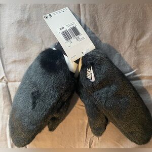 Nike Black Faux Fur Mittens